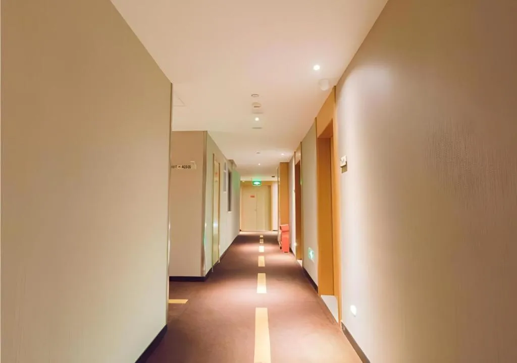 JTOUR Inn Guigang Life Port High-speed Railway Station