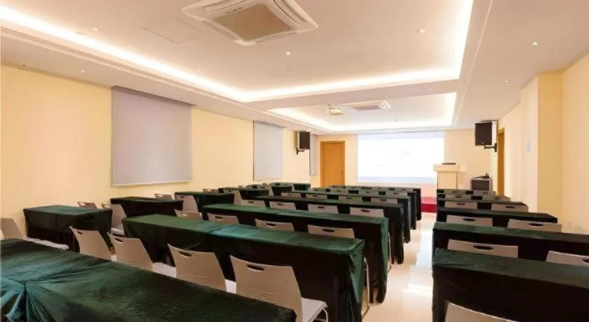 JTOUR Inn Guigang Life Port High-speed Railway Station