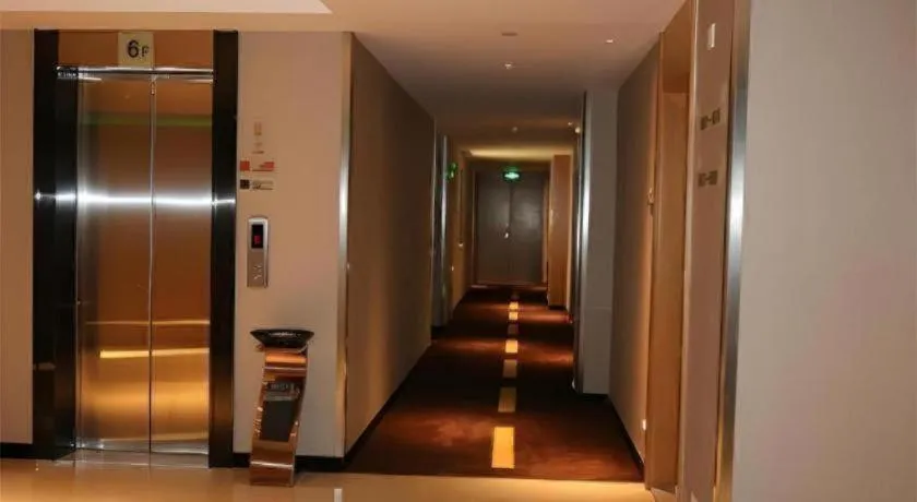 JTOUR Inn Guigang Life Port High-speed Railway Station