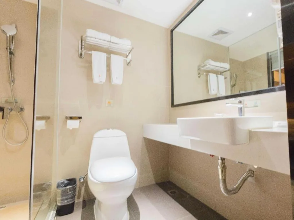 JTOUR Inn Guigang Life Port High-speed Railway Station