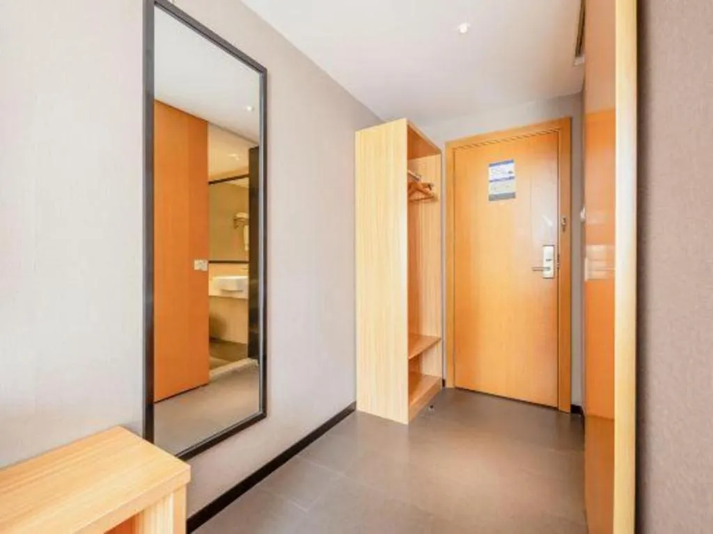 JTOUR Inn Guigang Life Port High-speed Railway Station