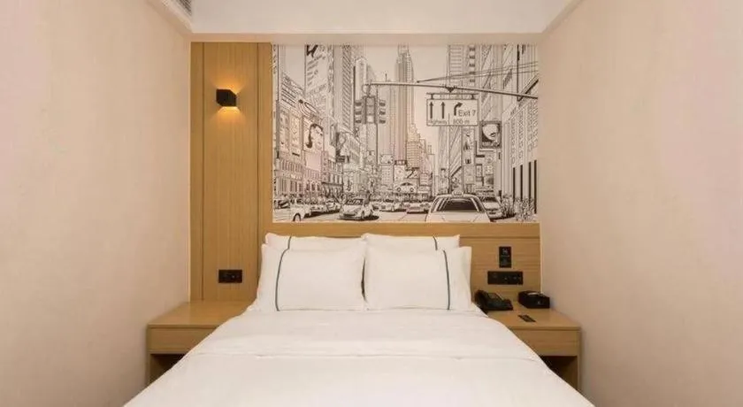 Bed in City Comfort Inn Guangzhou Southern Hospital Tonghe Metro Station