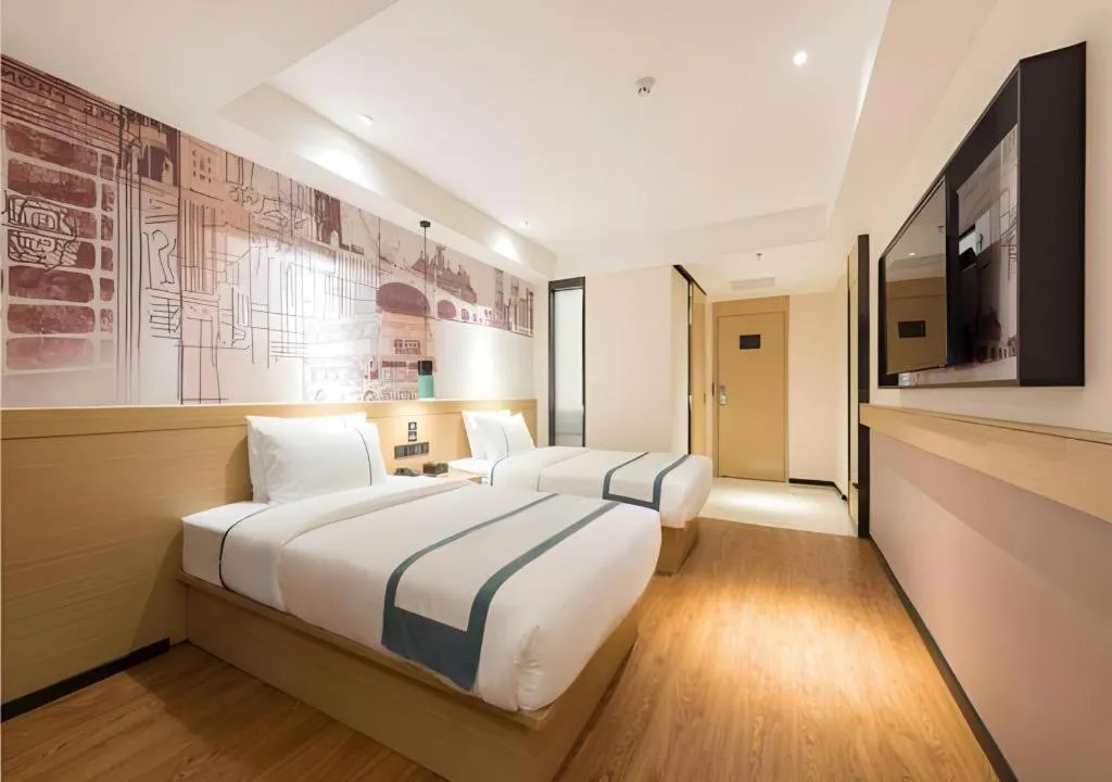 Bed in City Comfort Inn Guangzhou Southern Hospital Tonghe Metro Station