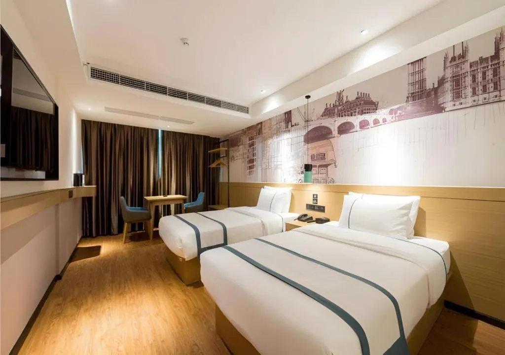 Bed in City Comfort Inn Guangzhou Southern Hospital Tonghe Metro Station