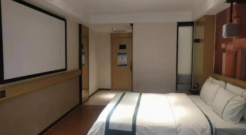 Bed in City Comfort Inn Guangzhou Southern Hospital Tonghe Metro Station