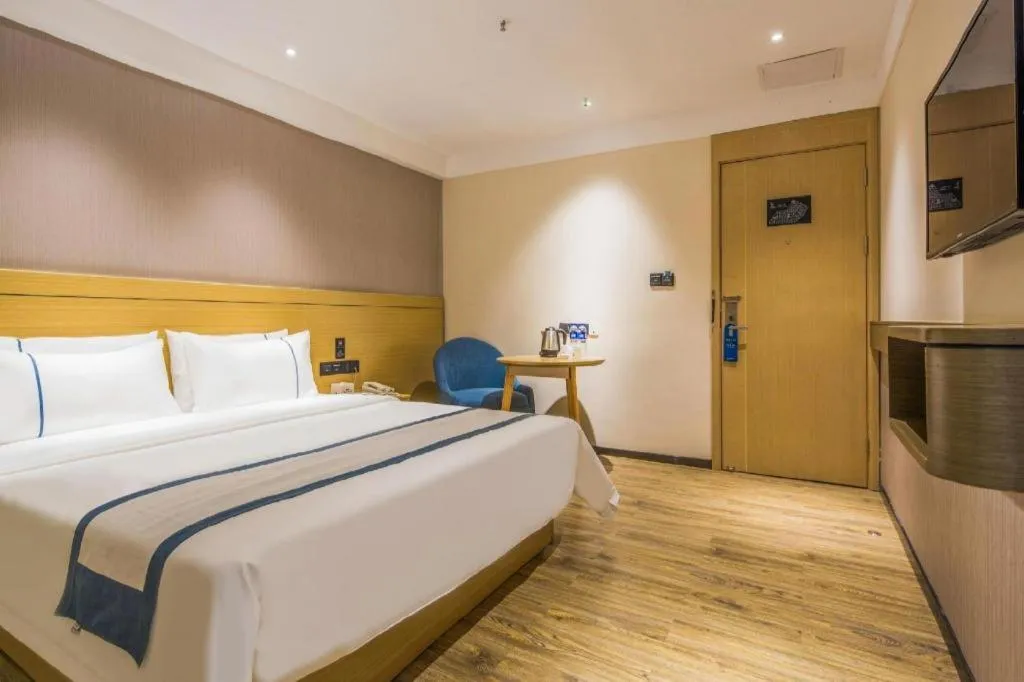 Bed in City Comfort Inn Guangzhou Jiahe Wanggang Metro Station Police Academy Changhong