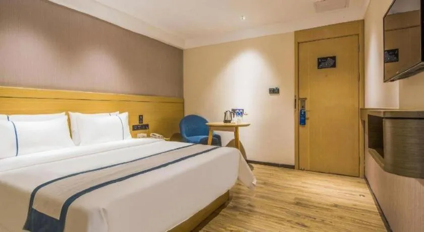 Bed in City Comfort Inn Guangzhou Jiahe Wanggang Metro Station Police Academy Changhong