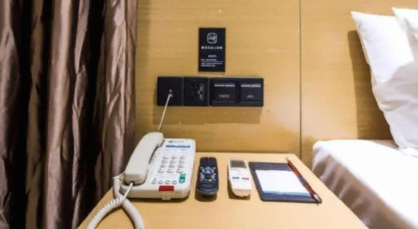 Bed in City Comfort Inn Guangzhou Jiahe Wanggang Metro Station Police Academy Changhong