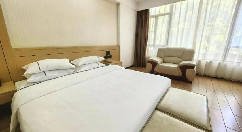Bed in City Comfort Inn Guangzhou Jiahe Wanggang Metro Station Police Academy Changhong