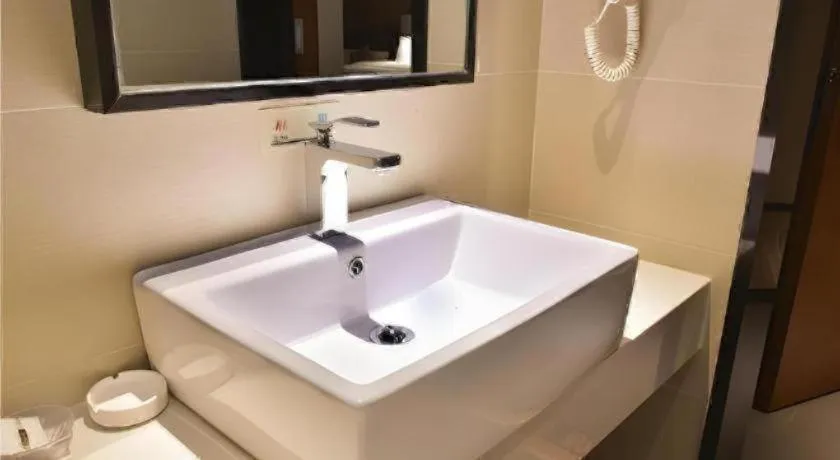 Jtour Inn Xianning Chongyang Taoxi Avenue