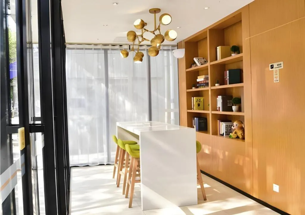 Jtour Inn Xianning Chongyang Taoxi Avenue