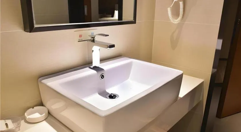 Jtour Inn Xianning Chongyang Taoxi Avenue