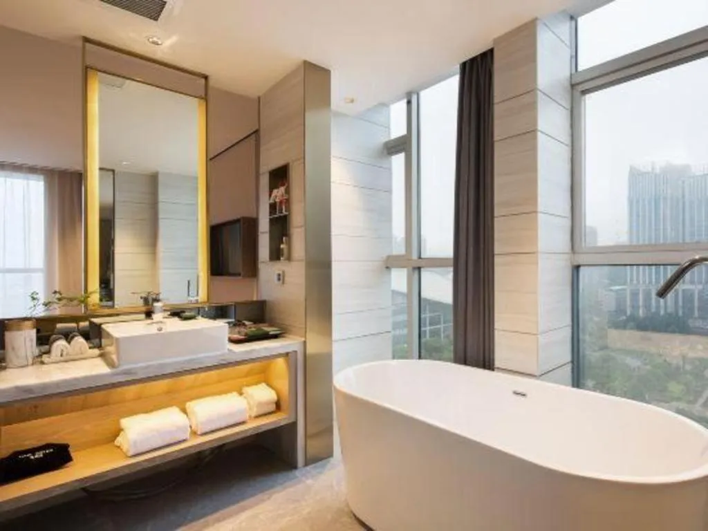 Echarm Plus Hotel Changsha High-speed Railway South Station Desiqin