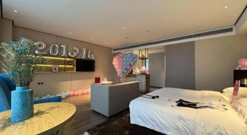 Bed in Echarm Plus Hotel Changsha High-speed Railway South Station Desiqin