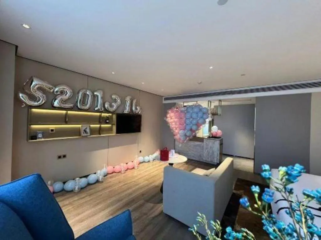 Echarm Plus Hotel Changsha High-speed Railway South Station Desiqin