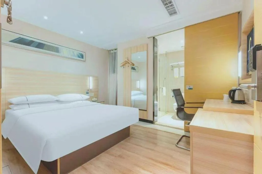 Bed in City Comfort Inn Wuhan Wangjiawan Longyangcun Metro Station