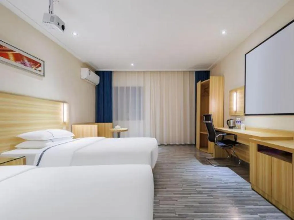 Bed in City Comfort Inn Wuhan Hongshan District Baishazhou Huangjiahu University Town