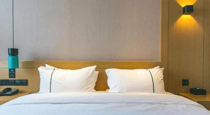 Bed in City Comfort Inn Wuhan Hongshan District Baishazhou Huangjiahu University Town