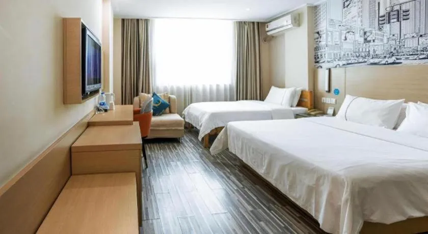 Bed in City Comfort Inn Guangzhou Dashi Metro Station Zoo Main Branch