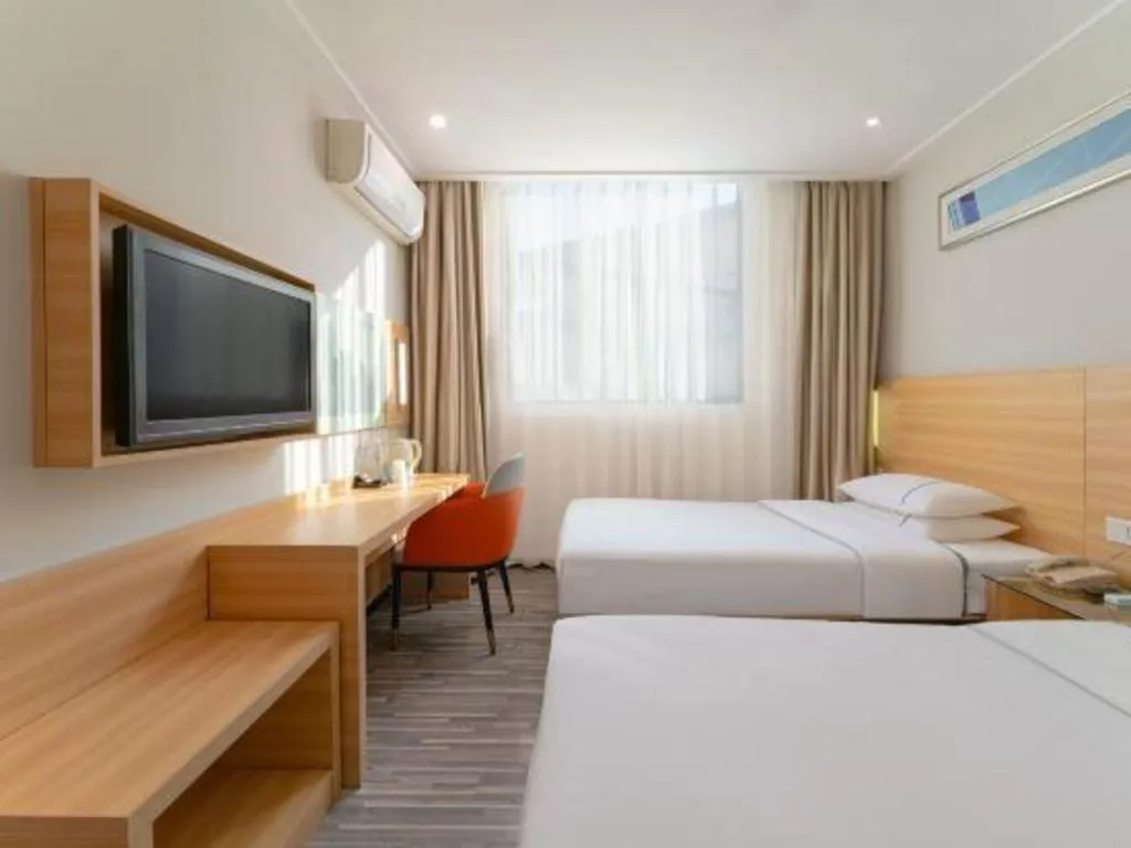Bed in City Comfort Inn Guangzhou Dashi Metro Station Zoo Main Branch