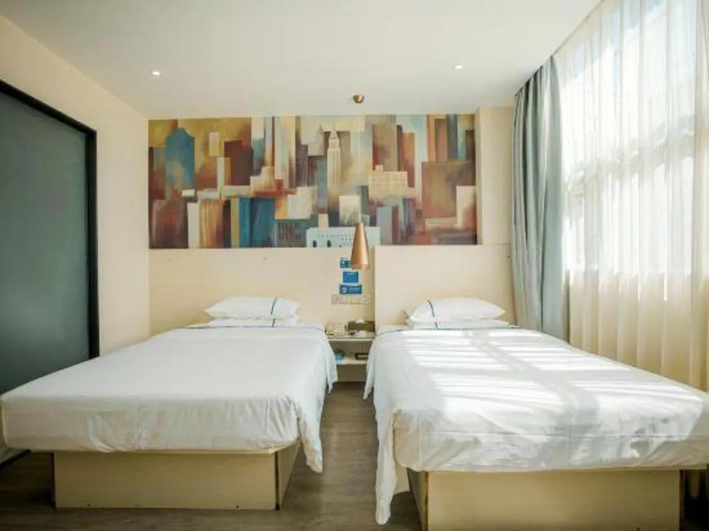 Bed in City Comfort Inn Guangzhou Dashi Metro Station Zoo Main Branch