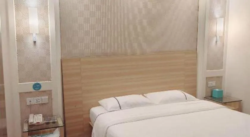 Bed in City Comfort Inn Guangzhou Dashi Metro Station Zoo Main Branch