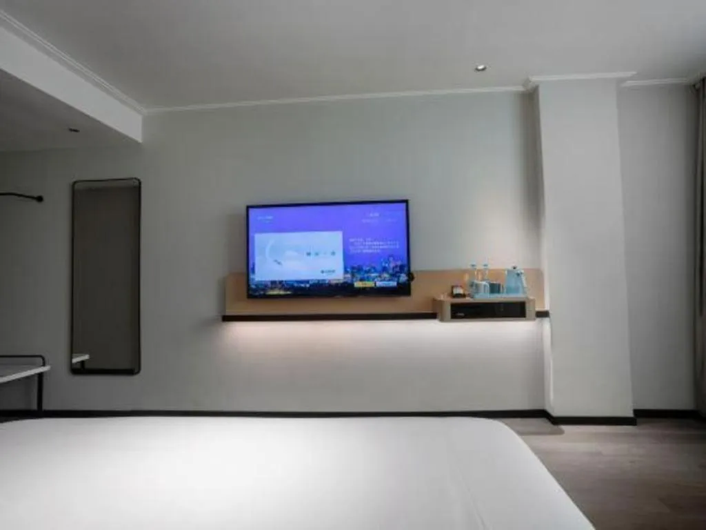 Bed in City Comfort Inn Guangzhou Dashi Metro Station Zoo Main Branch