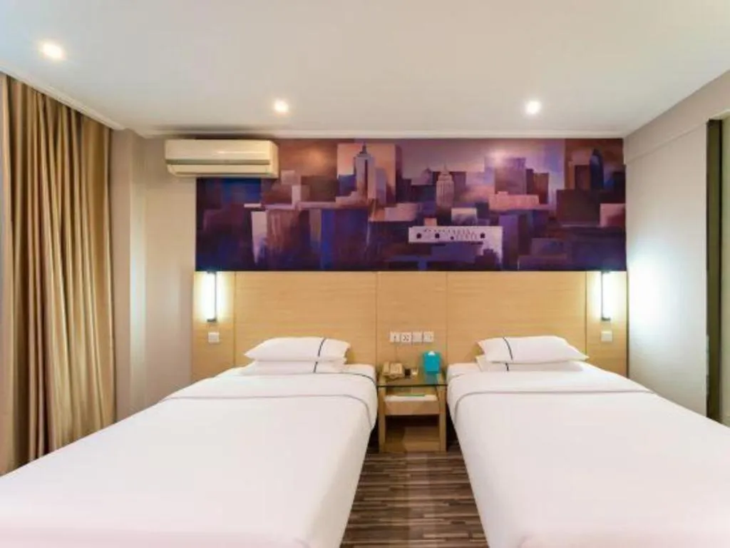 Bed in City Comfort Inn Guangzhou Dashi Metro Station Zoo Main Branch