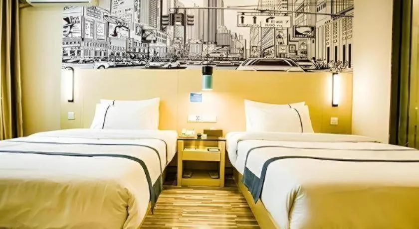 Bed in City Comfort Inn Guangzhou Dashi Metro Station Zoo Main Branch