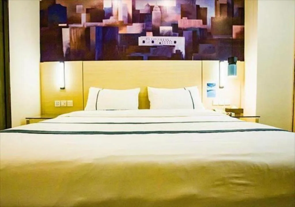 Bed in City Comfort Inn Guangzhou Dashi Metro Station Zoo Main Branch
