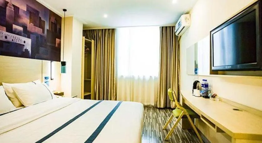 Bed in City Comfort Inn Guangzhou Dashi Metro Station Zoo Main Branch