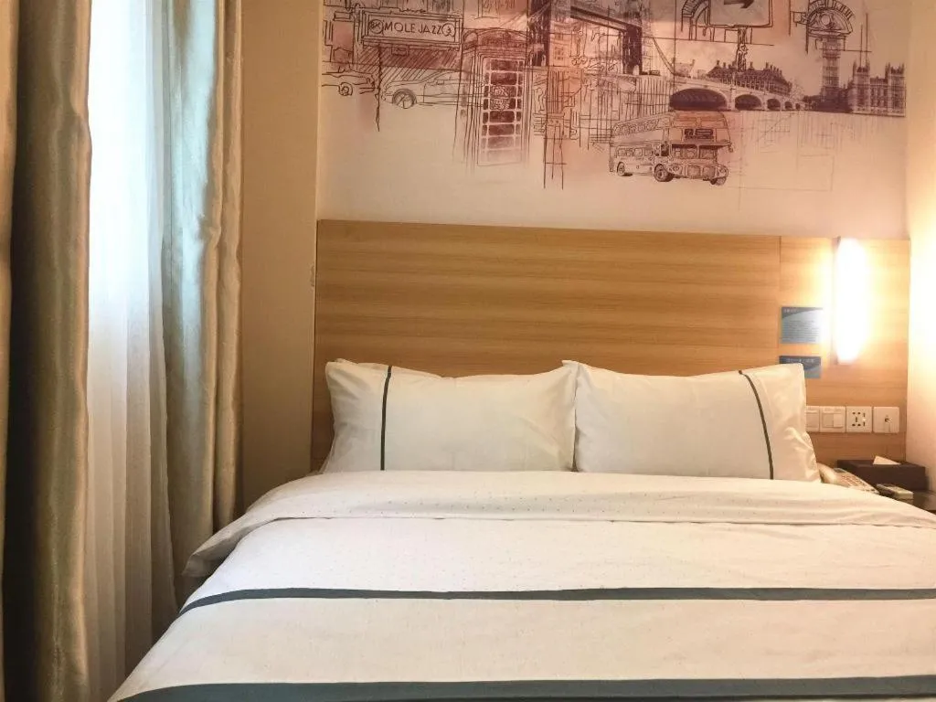 Bed in City Comfort Inn Guangzhou Dashi Metro Station Zoo Main Branch