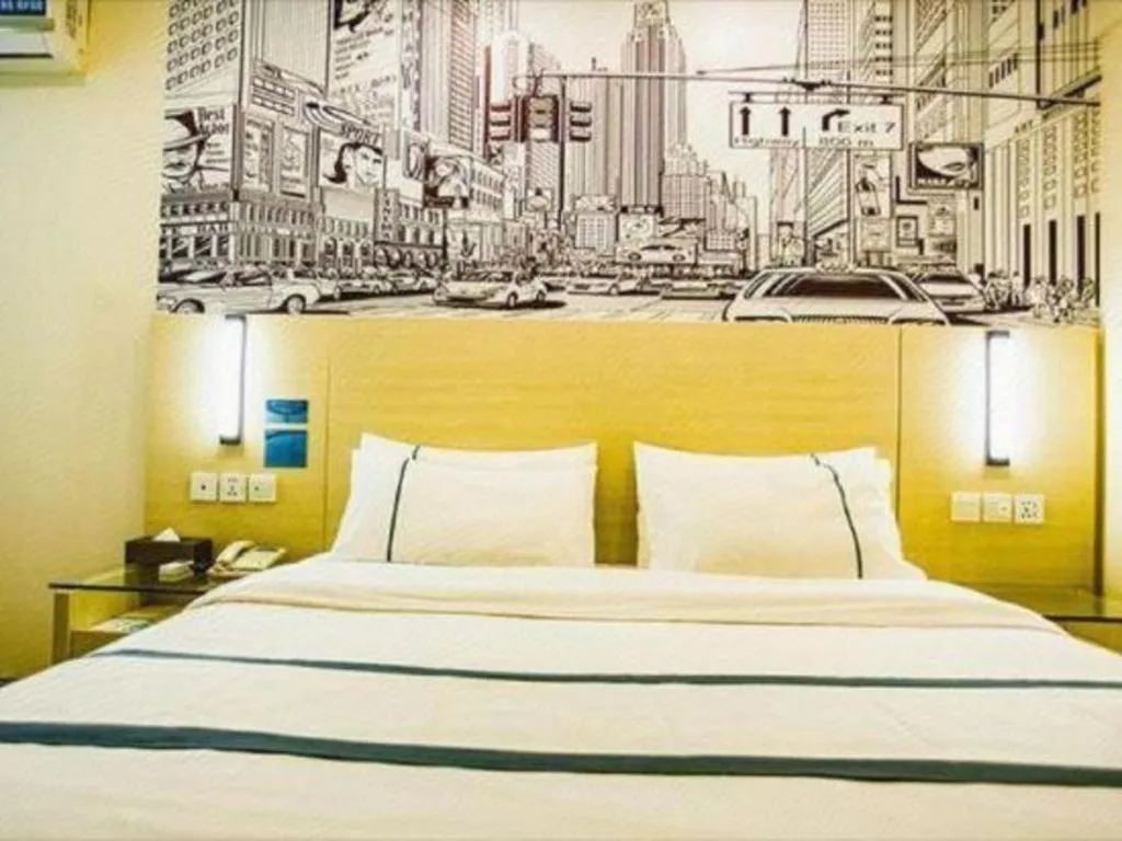 Bed in City Comfort Inn Guangzhou Dashi Metro Station Zoo Main Branch