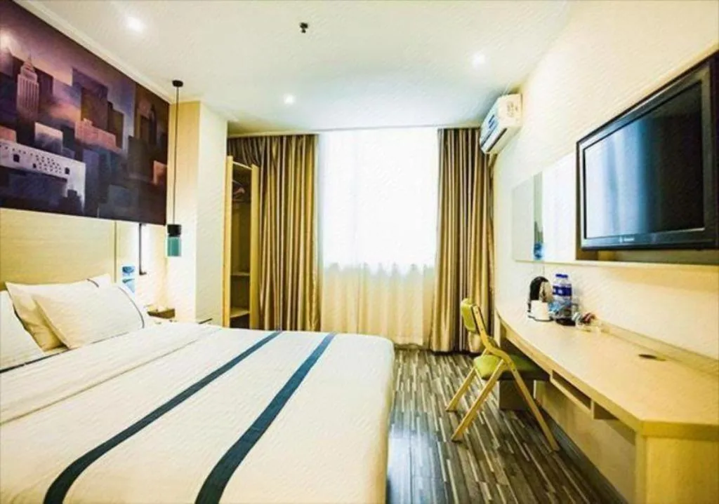 Bed in City Comfort Inn Guangzhou Dashi Metro Station Zoo Main Branch