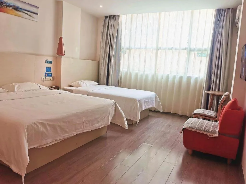 Bed in City Comfort Inn Guangzhou Dashi Metro Station Zoo Main Branch