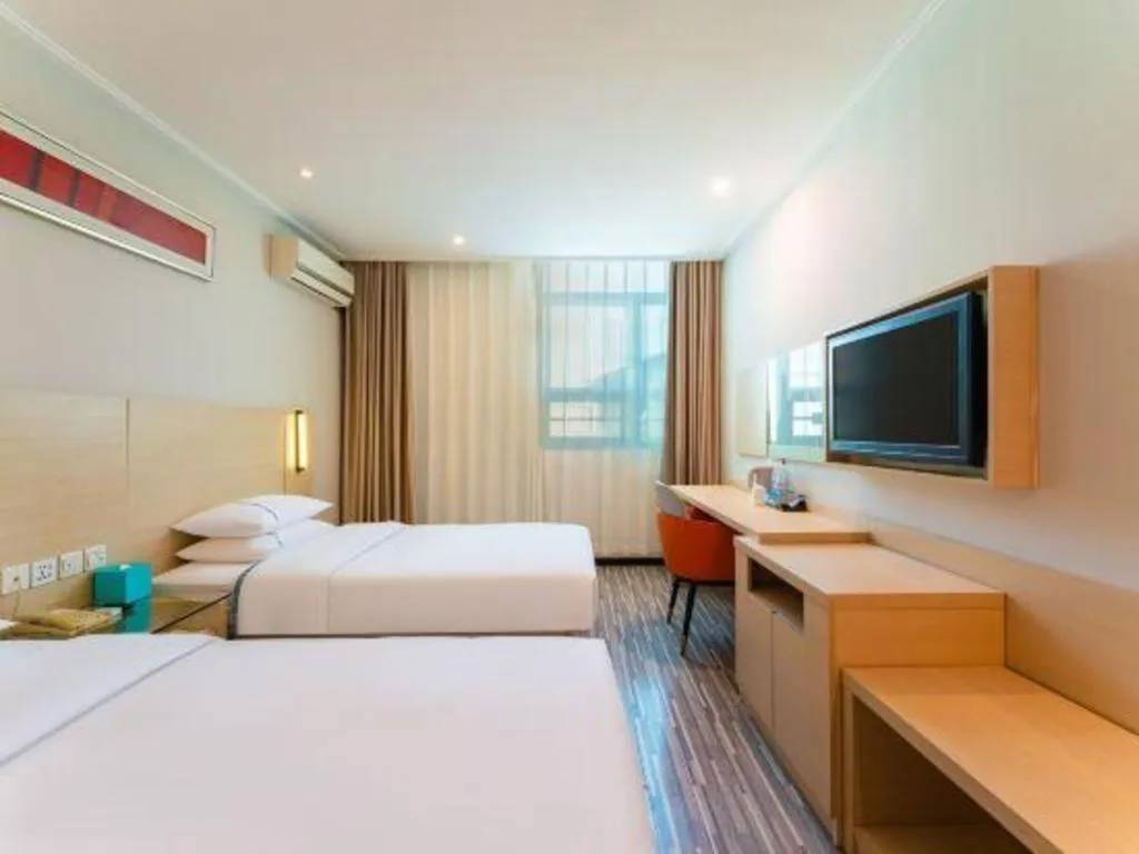 Bed in City Comfort Inn Guangzhou Dashi Metro Station Zoo Main Branch