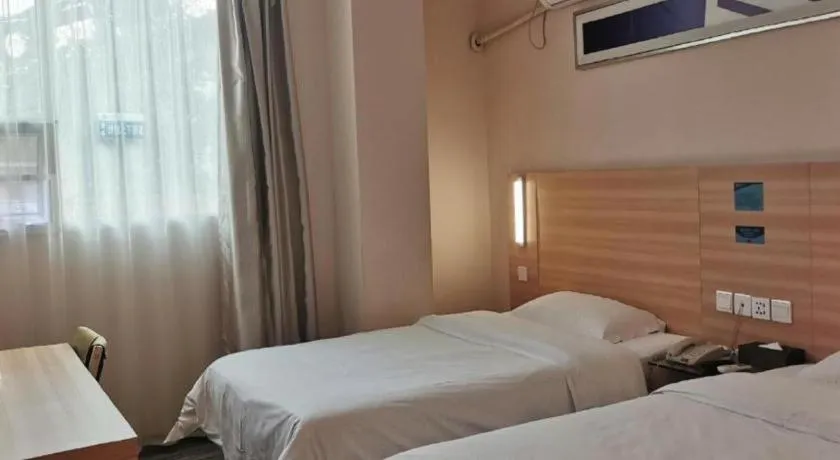 Bed in City Comfort Inn Guangzhou Dashi Metro Station Zoo Main Branch