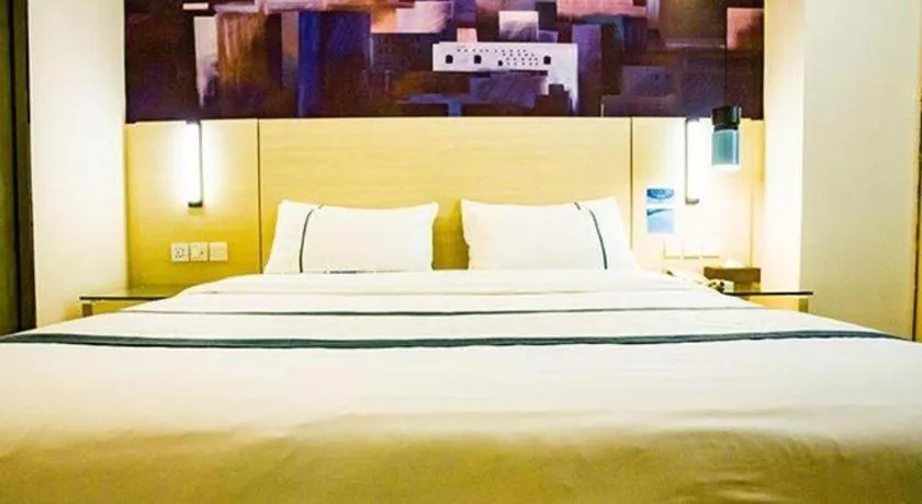 Bed in City Comfort Inn Guangzhou Dashi Metro Station Zoo Main Branch