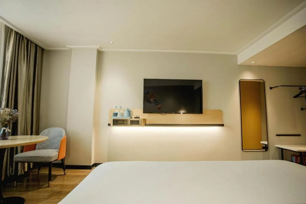 Bed in City Comfort Inn Guangzhou Dashi Metro Station Zoo Main Branch