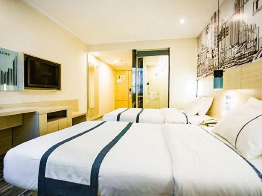 Bed in City Comfort Inn Guangzhou Dashi Metro Station Zoo Main Branch