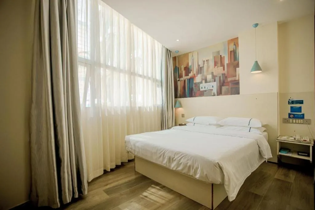 Bed in City Comfort Inn Guangzhou Dashi Metro Station Zoo Main Branch