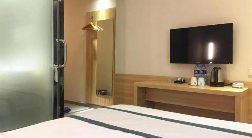 Bed in City Comfort Inn Guangzhou Dashi Metro Station Zoo Main Branch