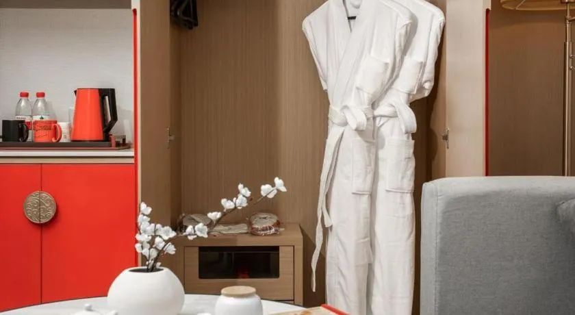 Echeng Hotel Changsha Evening News