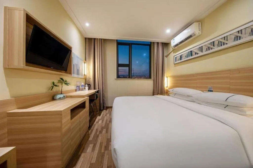 Bed in City Comfort Inn Shanghai International Tourism Resort Disney
