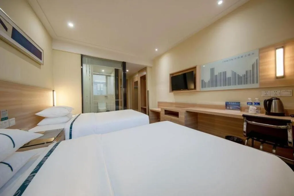 Bed in City Comfort Inn Shanghai International Tourism Resort Disney