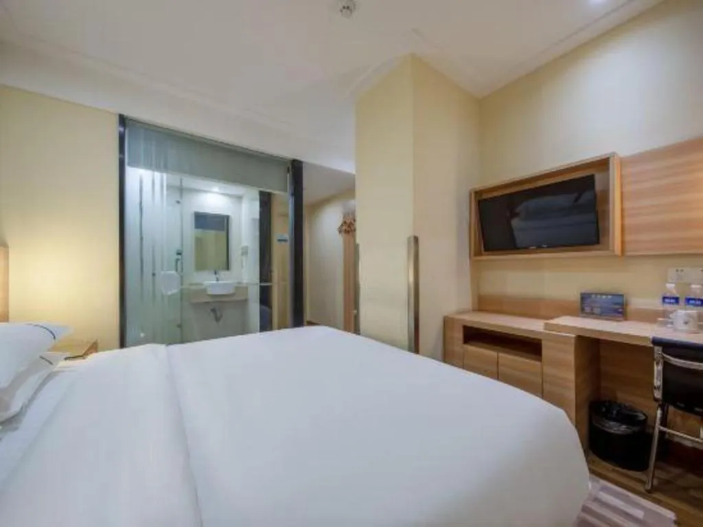 Bed in City Comfort Inn Shanghai International Tourism Resort Disney