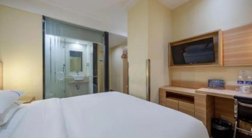 Bed in City Comfort Inn Shanghai International Tourism Resort Disney