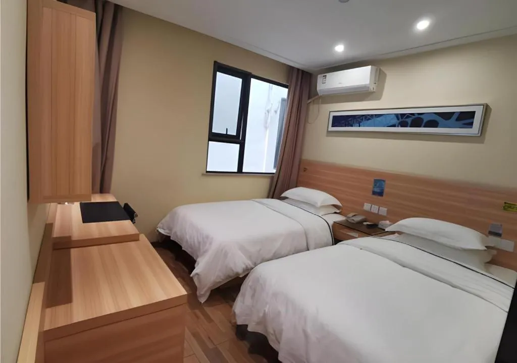 Bed in City Comfort Inn Shanghai International Tourism Resort Disney