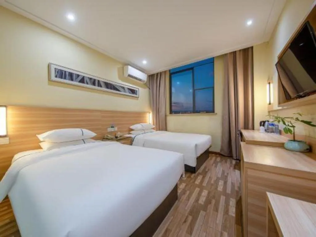 Bed in City Comfort Inn Shanghai International Tourism Resort Disney