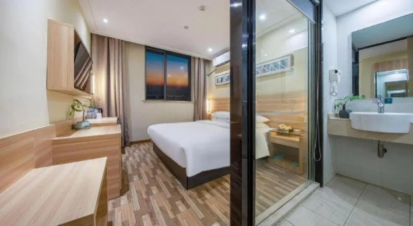 Bed in City Comfort Inn Shanghai International Tourism Resort Disney